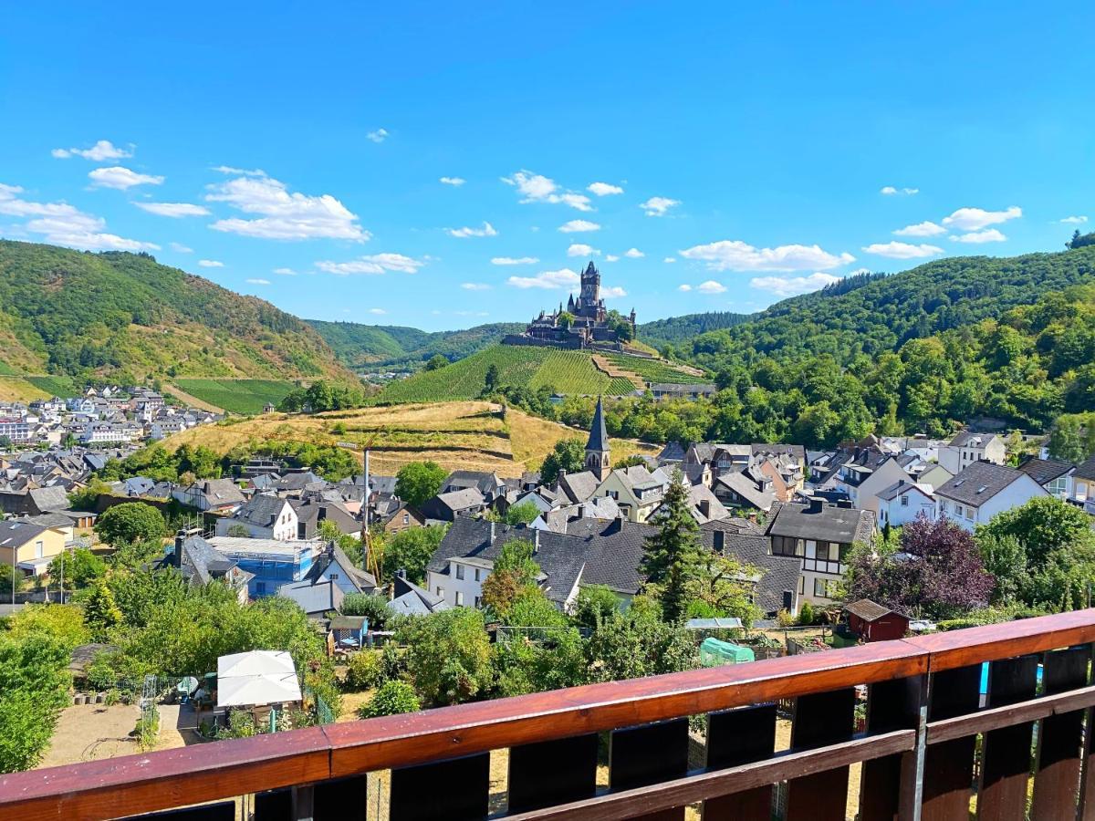 Burg Panorama Blick Moderne Zentrale Fewo 코헴 외부 사진